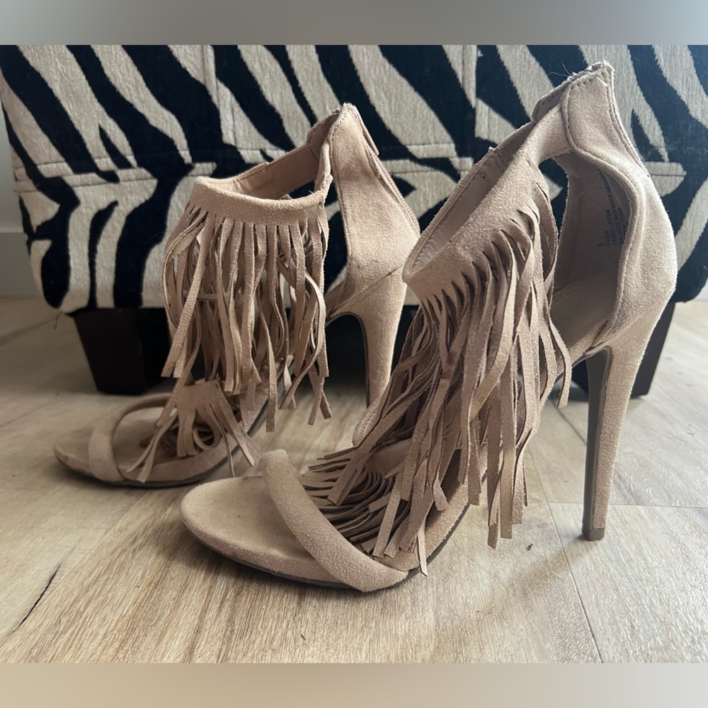 Beige nude suede tassel heels